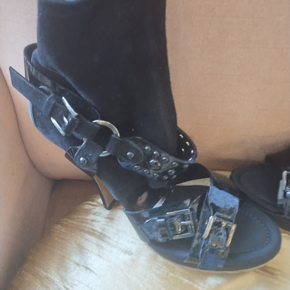 Shoes - Picture 9 of 12